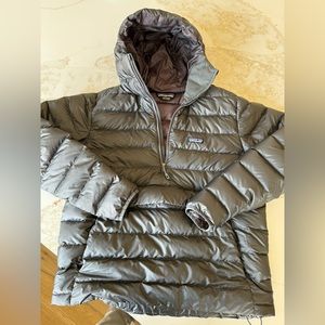 Patagonia Men’s Down Sweater Hoody Pullover